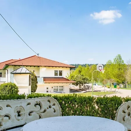 Hotel Hofgut Tiergarten 3*