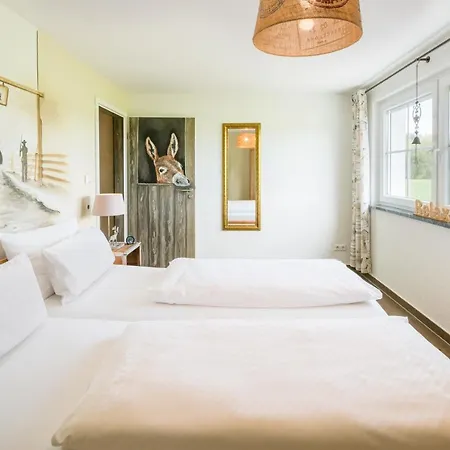 Hotel Hofgut Tiergarten 3*