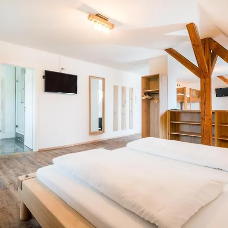 Hotel Hofgut Tiergarten 3*