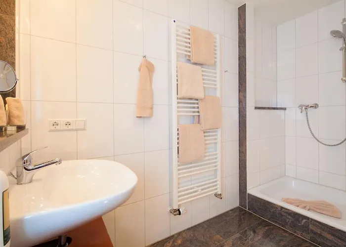 ホテル Hofgut Tiergarten アウレンドルフ